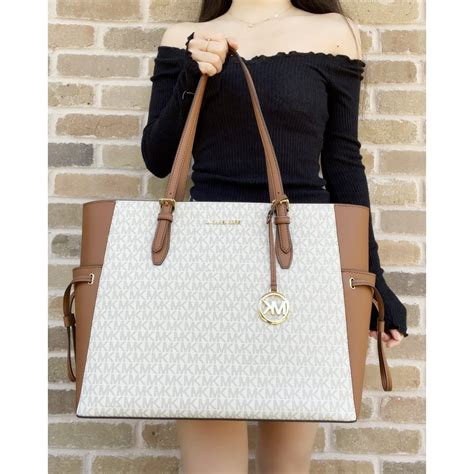 michael kors signature tote vanilla review|Michael Kors large signature tote.